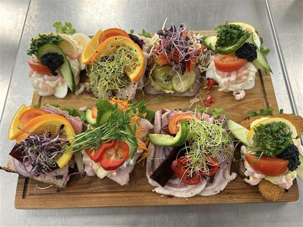 Højtbelagt smørrebrød